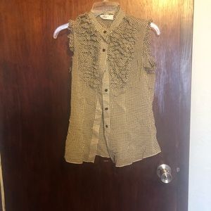 Beautiful black and white sleeveless blouse